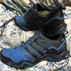 美品！２回のみ着用　アディダス　テレックス　スイフト　GORE-TEX トレッキングシューズ　30㎝定価19800円スーパーフィートインナー付き