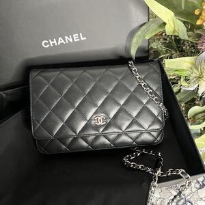 CHANEL シャネル【美品】チェーンウォレット ラムスキン ショルダーバッグ