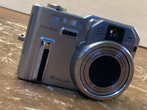 TT-3323■送料込■カシオ CASIO EXILIM 6.0MEGA 4x ZOOM f=7.1-28.4ｍｍ 1:2.8-4.0 デジタルカメラ 256g●ジャンク扱い/くGOら