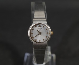 美品 Seiko Silver Tone レディース 20mm 腕時計 ステンレススチール バンド 電池切れ　1N01-0B40