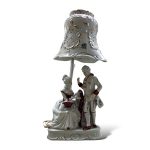 【F1756C】現状品 PORCELAIN FIGURINE LAMP ランプ ライト 照明 置物 アンティーク ポーセリン 陶器