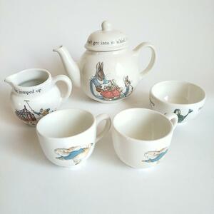 英国 Wedgwood ミニチュア ティーセット ピーターラビット アンティーク of ETRURIA & BARLASTON ウエッジウッド ポット カップ クリーマー