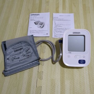 血圧計 オムロン OMRON HCR-7104 上腕式血圧計