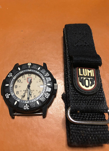 Luminox series 3900 ベージュ文字盤 スイスMADE Navy Seals 新品電池交換済み　ビンテージ