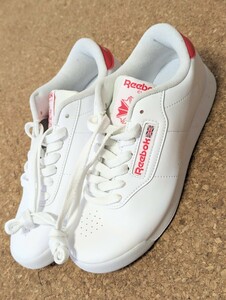 レディース Reebok リーボック スニーカー 23cm 白 FV7427 軽い 軽量 