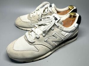 【即決】New Balance 996 25cm ニューバランス スニーカー メンズ 白 ベージュ 人気 カジュアル 靴 くつ