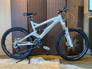 ■GT FORCE ULTIMATE CARBON ジーティー 26インチ 30速 M シマノ DEORE XT カーボン タイヤバリ山! MTB マウンテンバイク 自転車 札幌発★