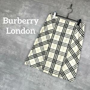 『Burberry London』 バーバリー (40) チェック柄スカート