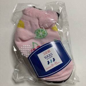 未使用 3足組 ベビー靴下 9〜15cm すべり止め付き ソックス 女の子 キッズ フルーツ柄 ピンク 黒 白 ホワイト ベビーソックス 滑り止め付き