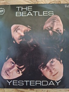 《送料無料！》 THE BEATLES ビートルズ/YESTERDAY イエスタデイ/歌詞カード付き