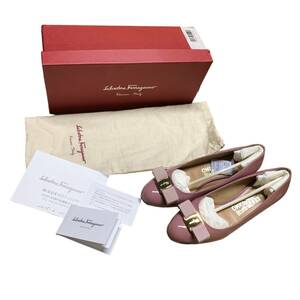 ◆中古品◆Salvatore Ferragamo フェラガモ 靴 ヴァラリボン エナメル パンプス ピンク 6 R65497NC