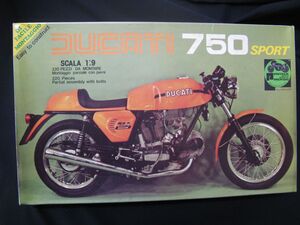 ★　プロター　1/9 ドゥカティ　 DUCATI 750 SPORT ★