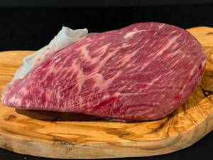 【即決】高級赤身肉【さつまビーフ】黒毛和牛カメノコ上 690g 切るだけスペック 希少部位 シルクロース 贅沢焼肉 安心現品画像 W0951