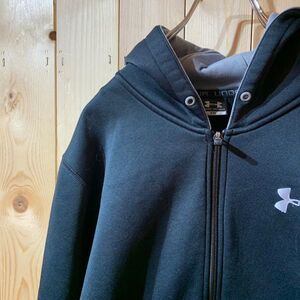 【KY397】UNDER ARMOUR フード付きジップパーカー ブラック メンズ S 60