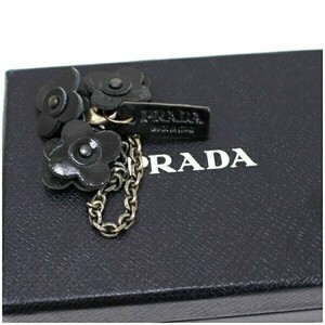 53379 プラダ バックチャーム キーホルダー チェーン パテント フラワーモチーフ 中古 ABランク PRADA