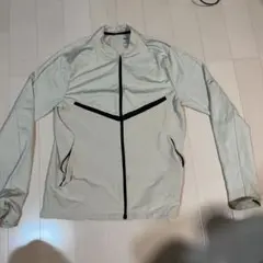 NIKE薄手のスポーツジャケット