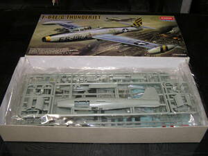 リパブリック　F-84E/G THUNDERJET サンダージェット- 1/72 アカデミー(ACADEMY) プラモデル