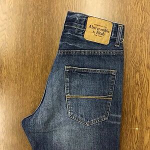 【FF399】Abercrombie&Fitch W30 L30 色落ち加工 ダメージ加工 ジーンズ ジーパン デニムパンツ ブランド古着 アバクロ 送料無料