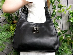 ●超美品●FENDI フェンディ●FF金具●カーフ レザー 本革●ショルダー バッグ●黒●シルバー金具●肩掛け●収納 かばん●Js47946