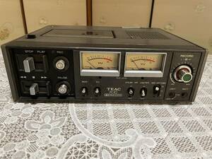 TEAC PCー10 PORTABLE CASSETTE DECK