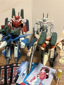 マクロス 15周年記念 ARII アリイ フィギュア4体まとめて 中古現状品良品 バルキリー VF-1J ミリア専用機 スーパーガウォーク VF-1D 他