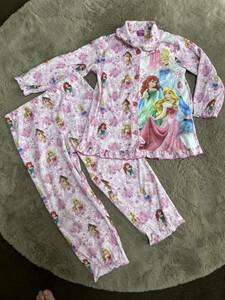 ディズニープリンセス　ルームウェア 120センチ 上下セット キッズ　女の子　長袖パジャマ 子供服