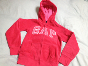 ★ＧＡＰ★新品★１４０ｃｍ位★ピンク★ギャップ★フリースパーカー★表記は150cmですが実際は140くらいです★04