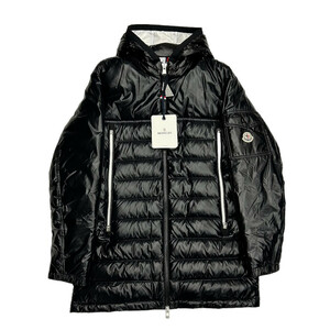 新品 サイズ1 MONCLER AVEYRON ミドル丈 ロゴ ライトダウンジャケット コート ブラック