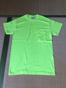 新品未使用【GILDAN】ギルダン 胸ポケット付き蛍光Tシャツ！ Sサイズ