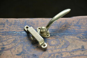 NO.9369 古い真鍮鋳物のハンドル錠 91mm 検索用語→Aアンティークビンテージ古道具真鍮金物扉ドア鍵冷蔵庫 