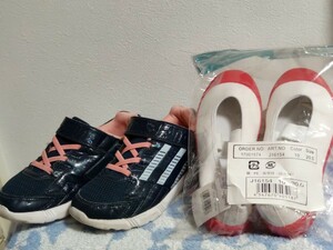 新品 未使用 タグ付き 美品 adidas スニーカー 上履き 20cm アディダス 上靴 体育館シューズ 小学校 運動靴 運動会 陸上