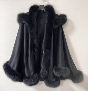 【 SAGA FURS / サガ　ファーズ 】 ★ タグ付き新品 定価23万 ★ カシミヤ 100％ ★ ブルーフォックス ★ ケープ ★ マント ★ ポンチョ