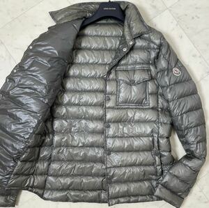 【美品　希少L】モンクレール MONCLER グレゴワール GREGOIRE ロゴワッペン付き ダウンジャケット ライトダウン サイズ3 軽量 メンズ