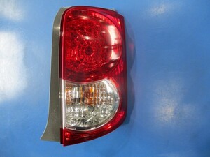 トヨタ カローラルミオン NZE151N　右・テールランプＡｙ　スタンレー　12-54