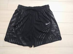 ★新品　ナイキ　NIKE　バスケットボール　ショートパンツ　★ユニークデザイン　★黒色　★DRI-FIT ADV使用