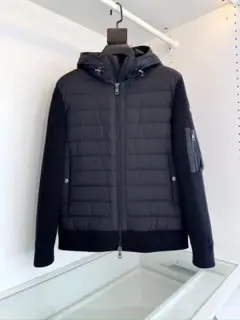 超人氣 monclerモンクレールの春と秋のジャケットが