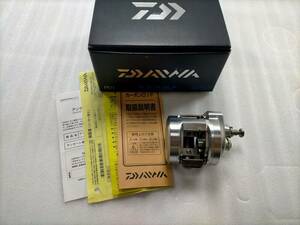 餘麥【廃盤パーツ】ダイワ リョウガ C1012PE-HW 右 【純正 ボディー】ベイジギング リョーガ 日本製 DAIWA RYOGA ベイト リール 2306F