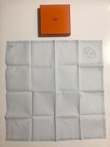 未使用 HERMES コットン ハンカチ カレ エルメス プチカレ ハンカチーフ ポケットチーフ Hマーク ブルー系カラー