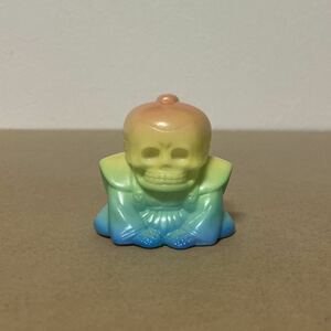 スカルトイズ 骨助 リアルヘッド realhead 真頭玩具 ソフビ SOFUBI IZUMONSTER mvh ZOLLMEN hxs uzumarkゴッコ堂 PUNK DRUNKERS しぇふ