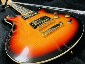 超目玉特価品！！★PEAVEY signature Series★鮮やかなボディカラー！！★限定1本入荷！！