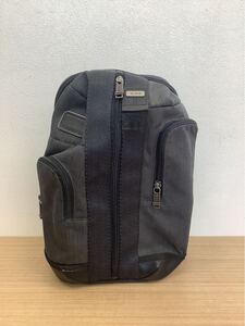 ◯営HM046-A5T60【埼玉発】TUMI トゥミ スリングバッグ ボディバッグ 2223393 バッグ 縦約36cm 横約21cm マチ約8.5cm 現状品