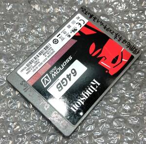 【中古パーツ】2.5 SATA SSD 1台　正常 KINGSTON SV200S364G 64GB 使用時間201H ■SSD6050