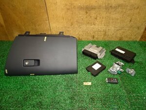 X4-136 D H25 ボルボ FB4164T V60 T4 Rデザイン エンジンコントロールユニット ECU アクセスキー キーシリンダー グローブボックス