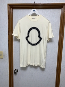 S 美品 2022 MONCLER スタッズ ロゴ Tシャツ