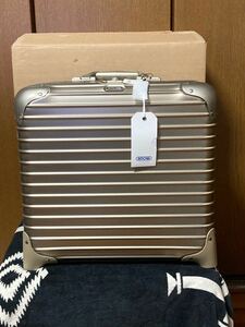 新品未使用 RIMOWA TOPAS TITANIUM BUS 40TR ビジネス トローリー 920.40.03.2 リモワ トパース チタニウム 2輪 送料無料 ラスト