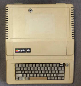 APPLE IIe　本体