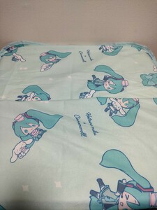 初音ミク×シナモロール　ひざ掛け　ブランケット　シナモン　サンリオ