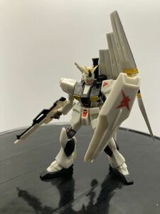 HGガシャポン　νガンダム