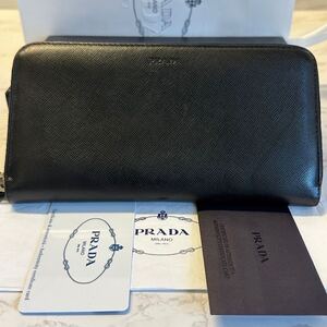 プラダ　PRADA 財布　長財布　サフィアーノ　ラウンドファスナー　メンズ