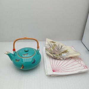 T39 香蘭社 有田焼 急須 金彩 グリーン 蝶 蝶々 茶道具 煎茶道具 ナフキン 紙ナフキン まとめて 茶器 水注 陶器 陶磁器